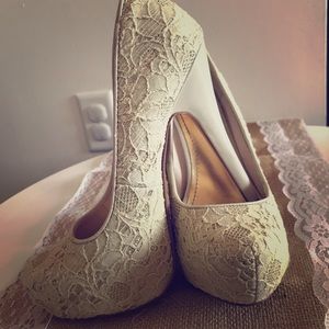 Bohemian/shabby chic special occasion pump